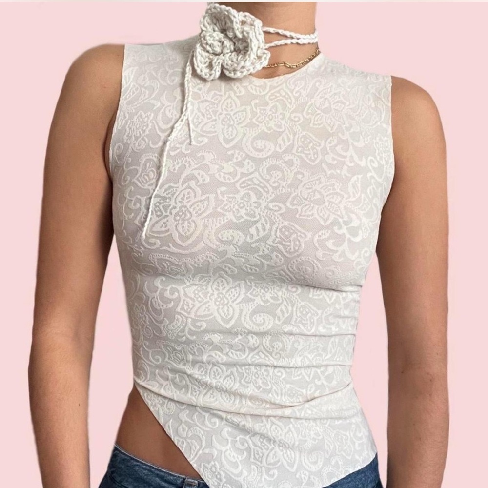 Handmade White Lace knit Sleeveless Top